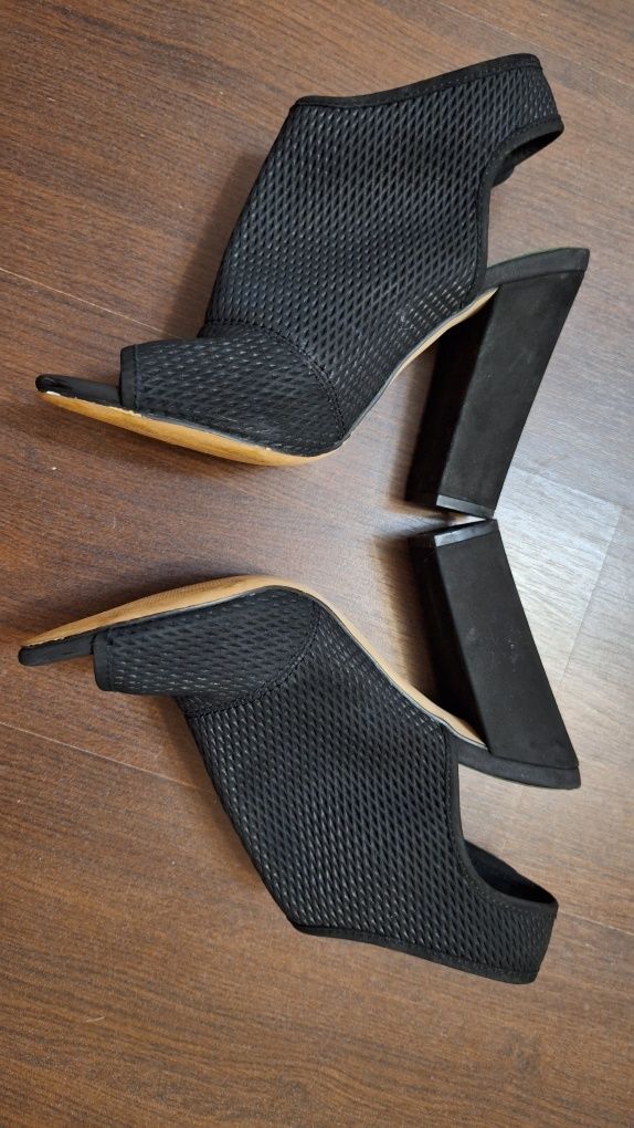 Сандали Aldo с перфорации, от набук