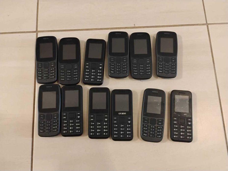 Vand 12 telefoane Nokia si Alcatel cu butoane (set)