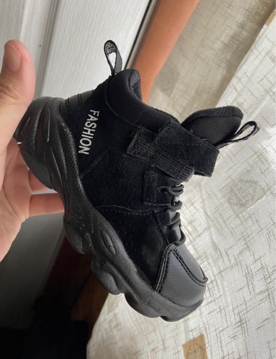 Кроссовки, ботинки осень и весна