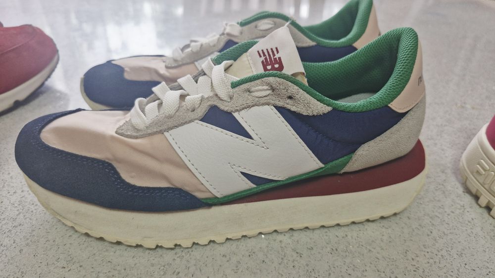 NIKE,CONVERSE,New Balance Fila