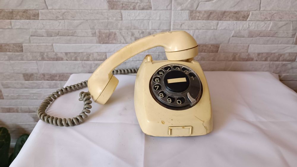 Стар български телефон със слушалка - РЕСПРОМ - ТА100