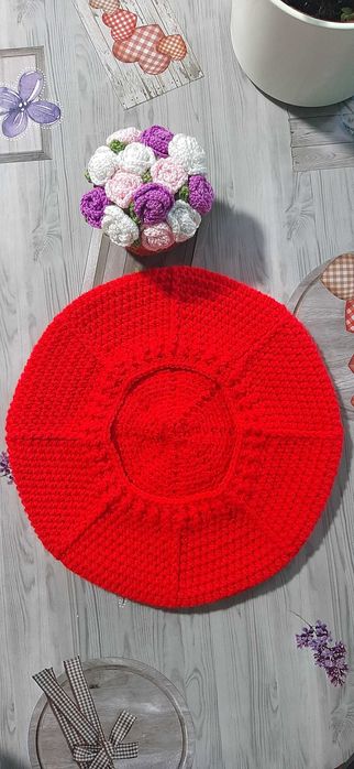 Beretă croșetată manual