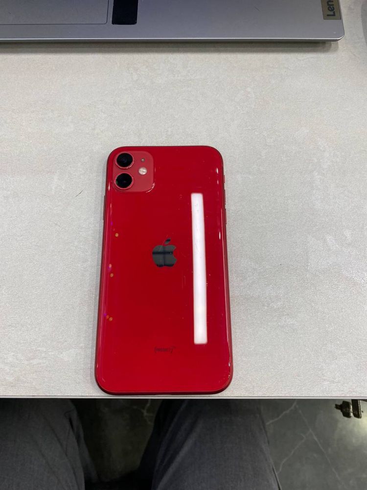 Iphone 11 red sastayana ideal