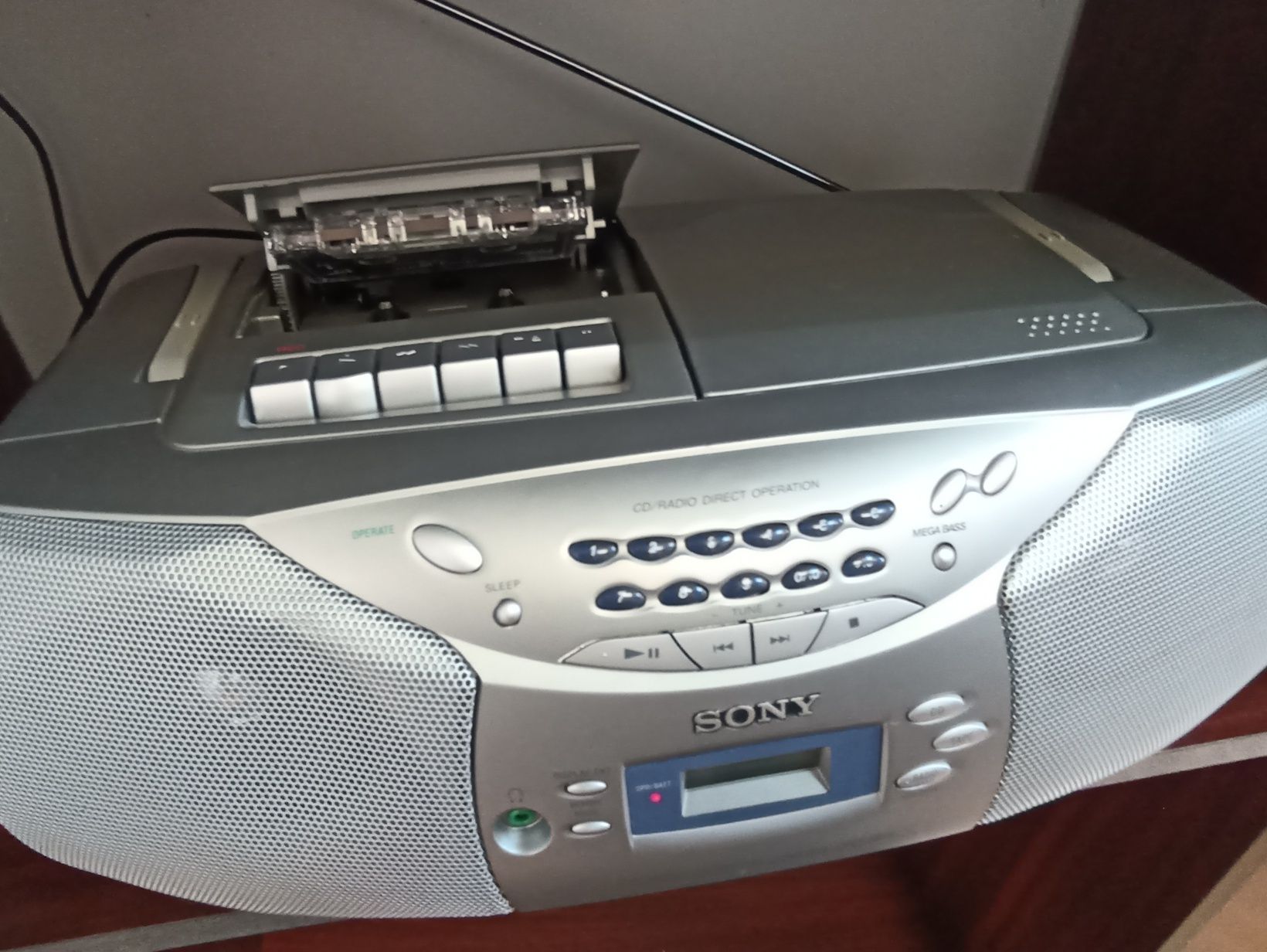 Radio-Casetofon Sony, model CFD-S26-L stare buna.