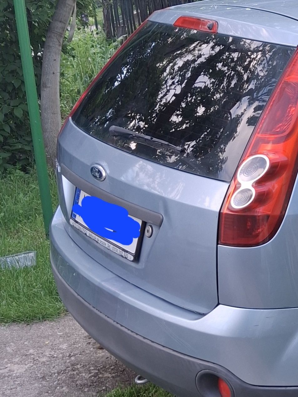Vând Ford Fiesta 1.3 benzină