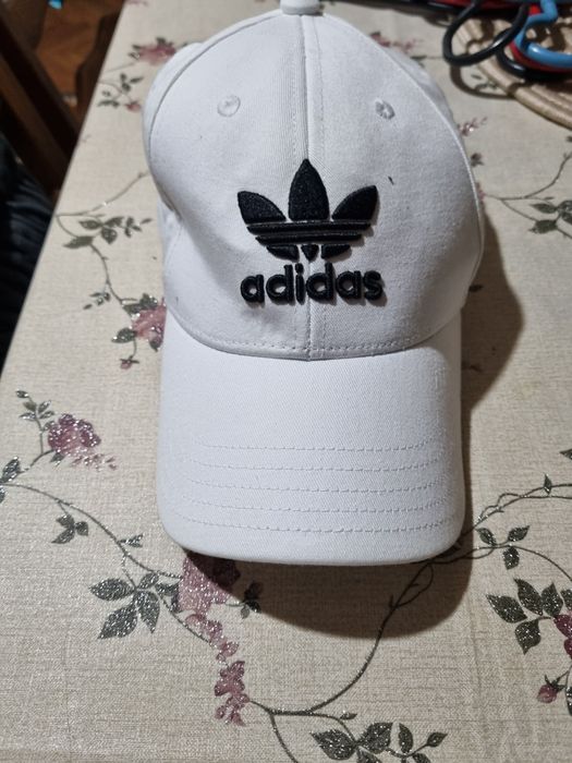 Vând șapcă ADIDAS