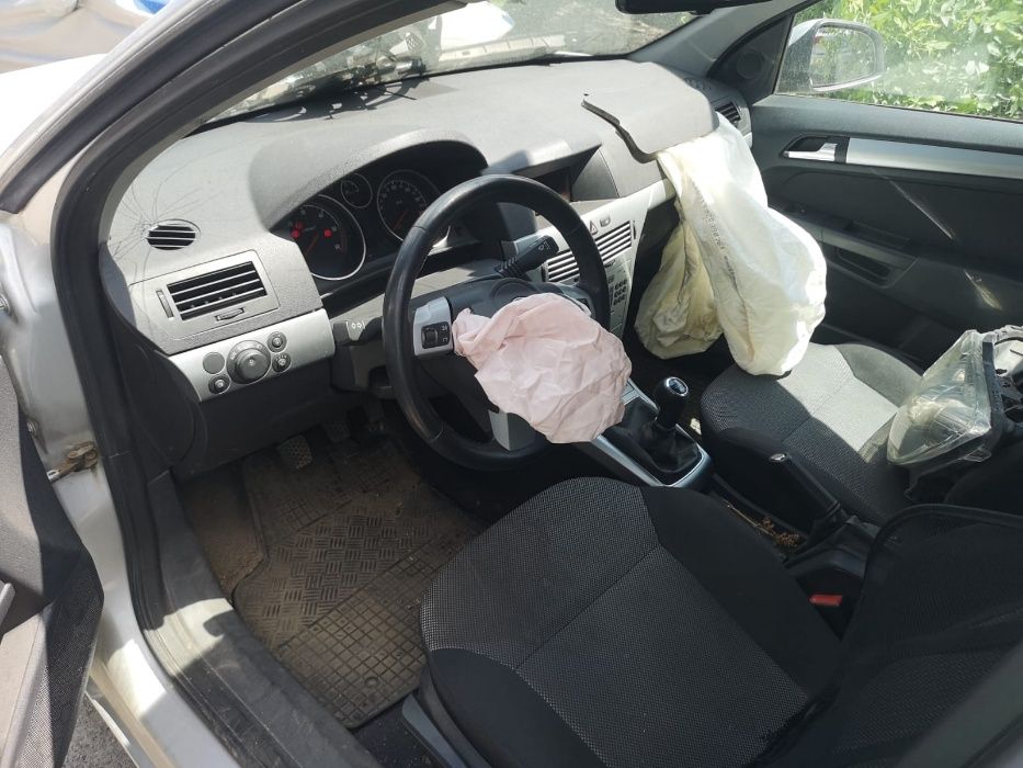 Dezmembrez Opel Astra h 2010 1.7 cdti Break