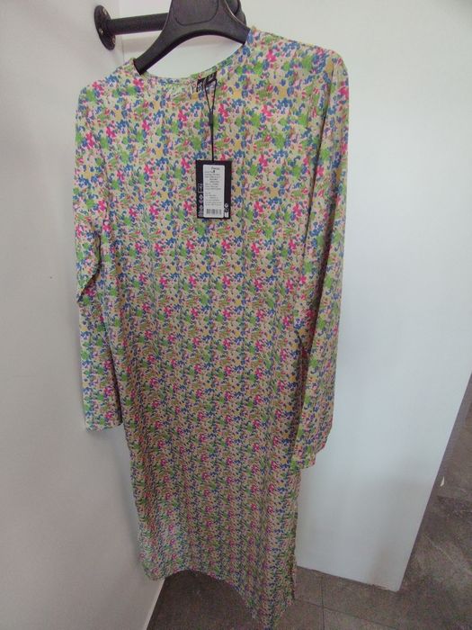 Lot de haine pentru revânzare