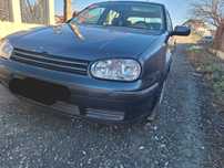 Vand Volkswagen Golf ,1.4 benzina, an 2000