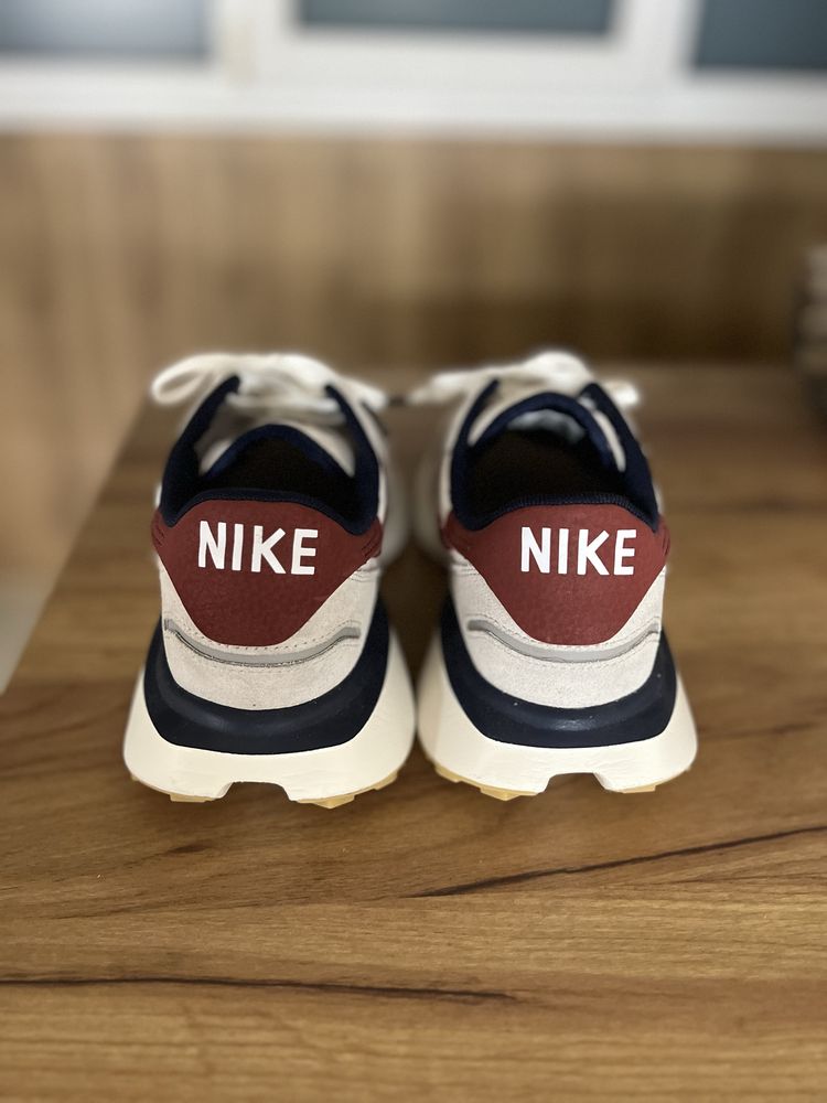 NIKE Phoenix Waffle