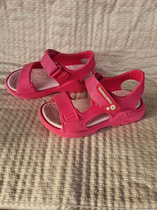 Sandale biomecanics 25
