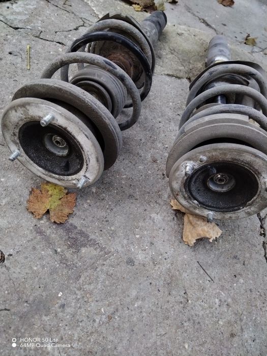 Е60 амортисьори предни