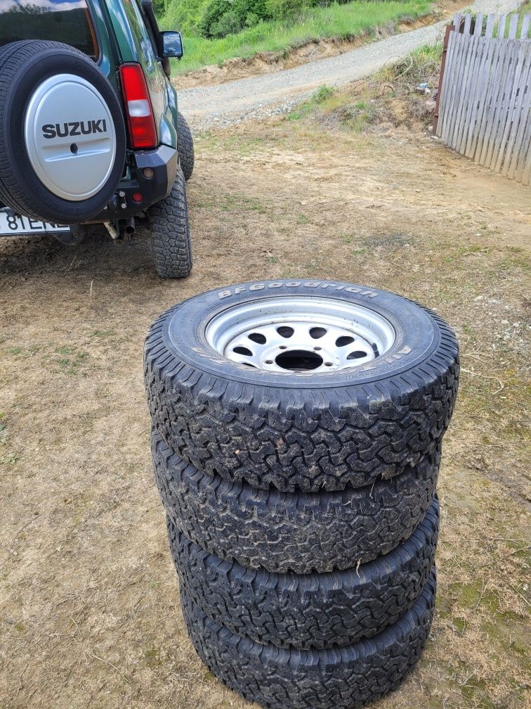 Vând '''Made în U.S.A'' 4 bucăți Jante cu cauciucuri 215/75/R15