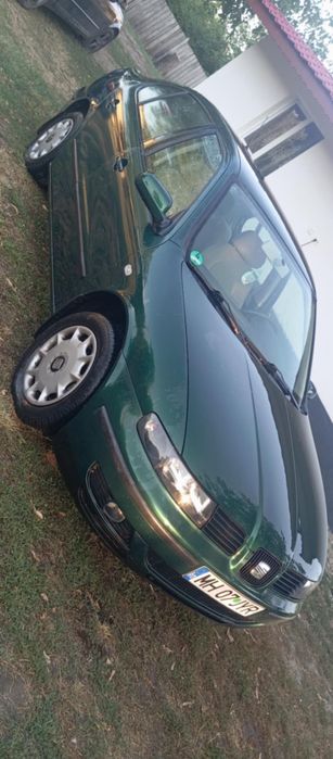 Vând Seat Toledo pentru dezmembrări motor de 1.6 benzină