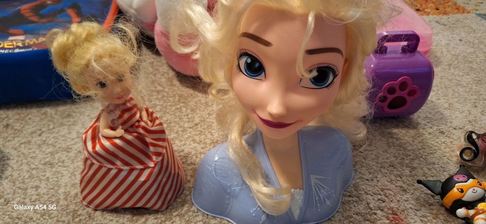 Vand jucarii 10 lei buc