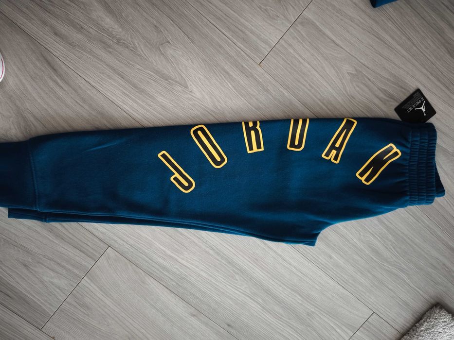 Нов с етикет спортен екип Джордан - Jordan 6-7 години