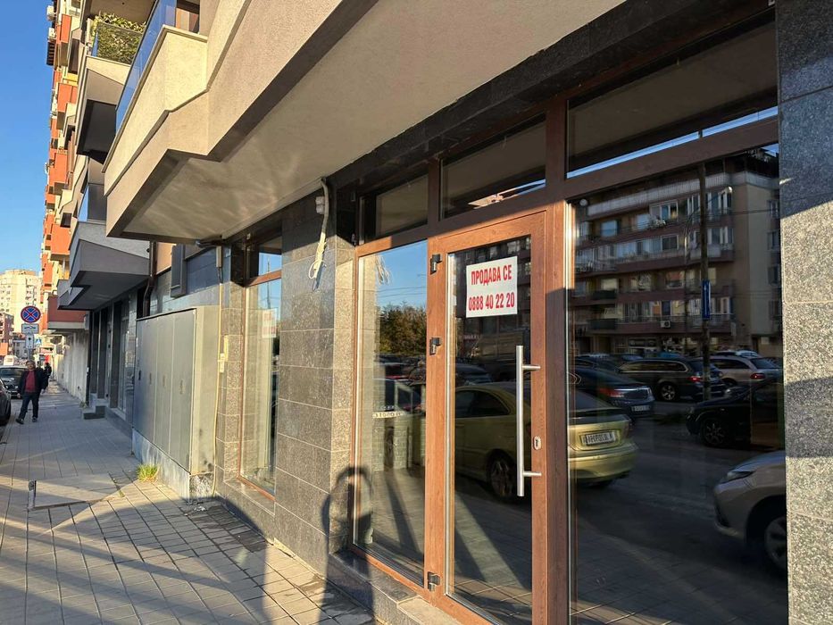 Продава се Магазин в София, Младост 1А - 137 кв.м за 1102 €/кв.м - Снимка #2