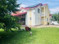 Vila cu 5 camere, terasa, garaj și grădină de închiriat