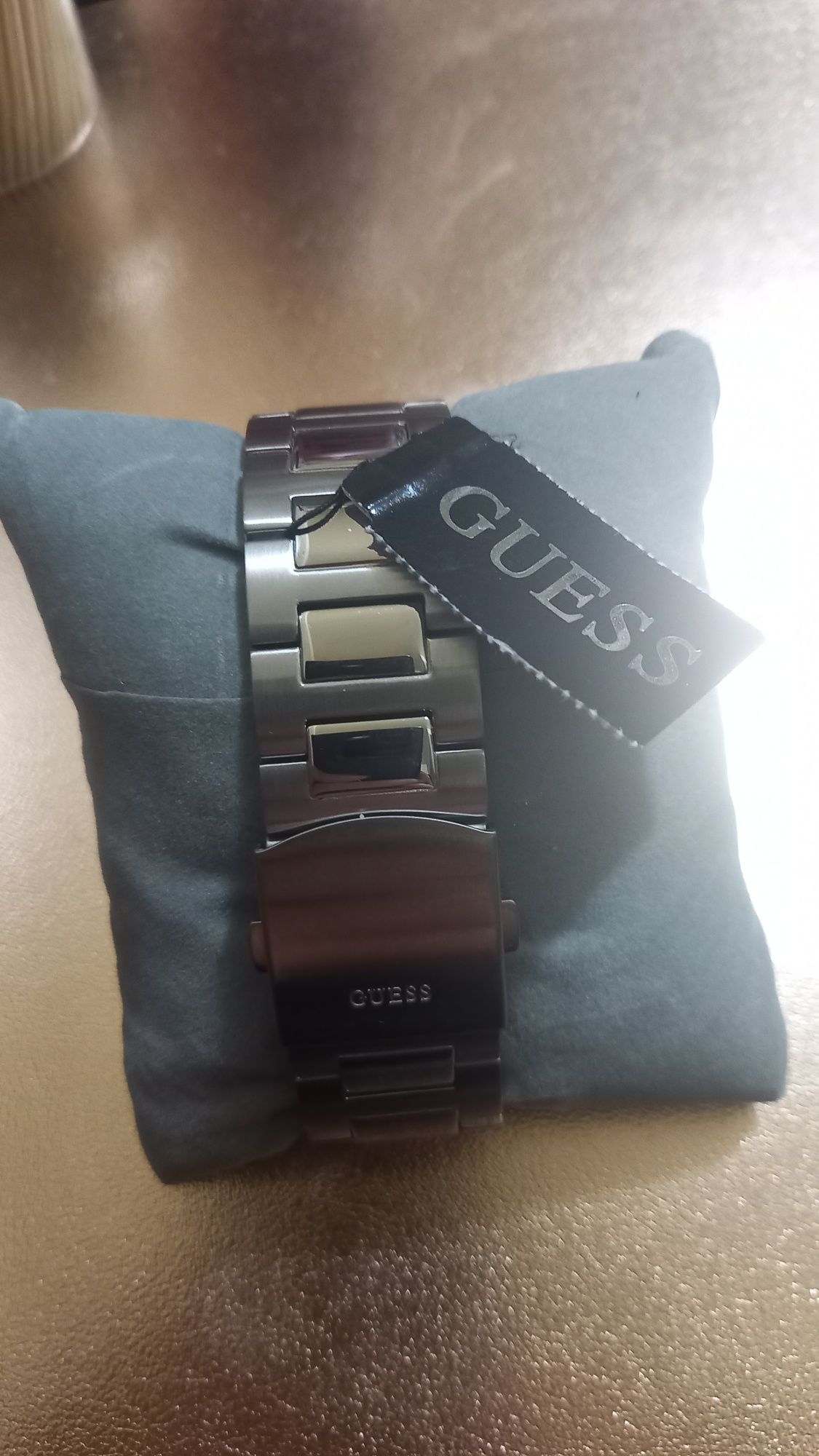 Guess nou barbatesc