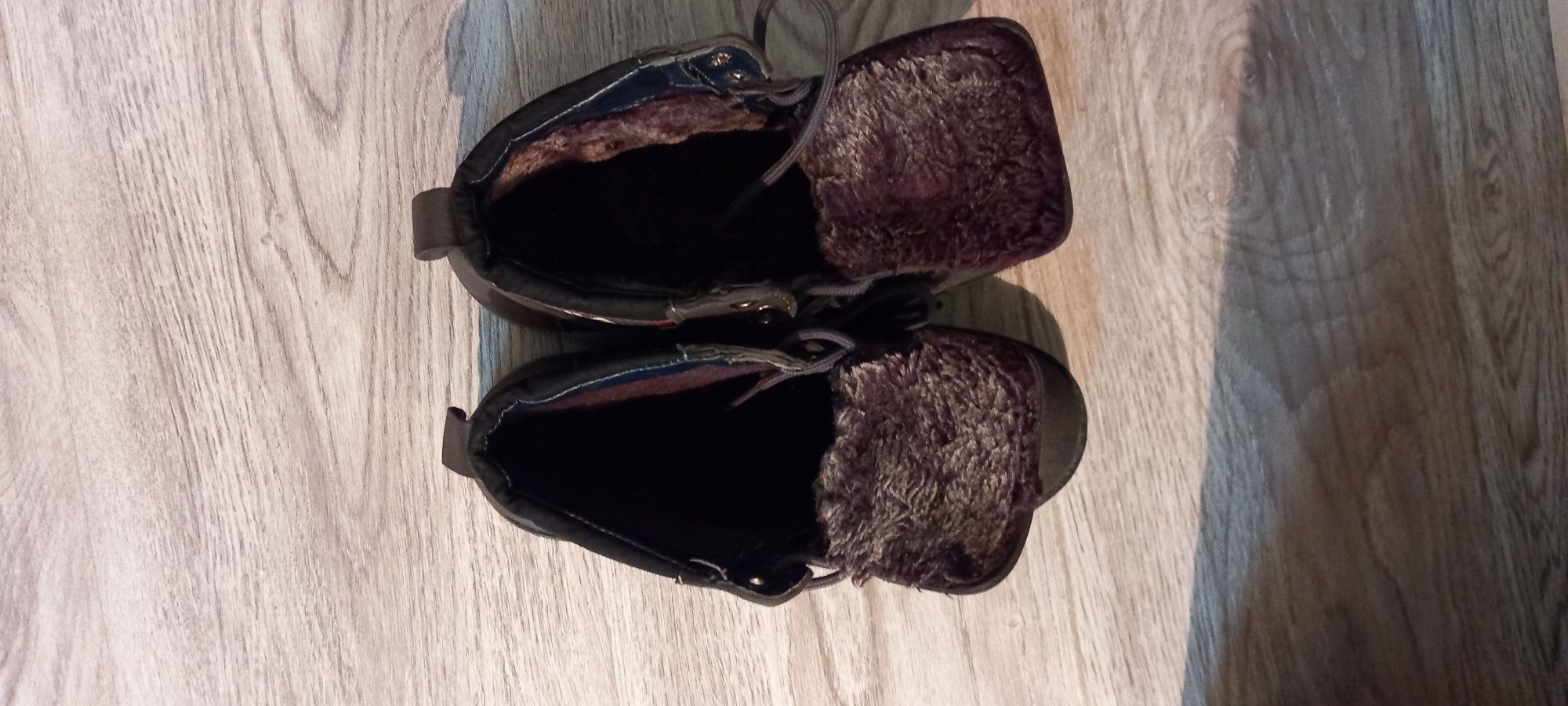 Зимние тёплые ботинки на меху 35 размер