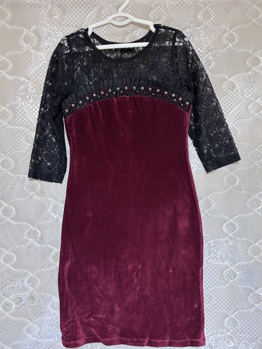Платье бархат гипюр