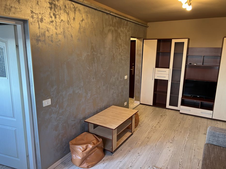 Inchiriez garsoniera, zona Micalaca, str. Abrud, bl 236