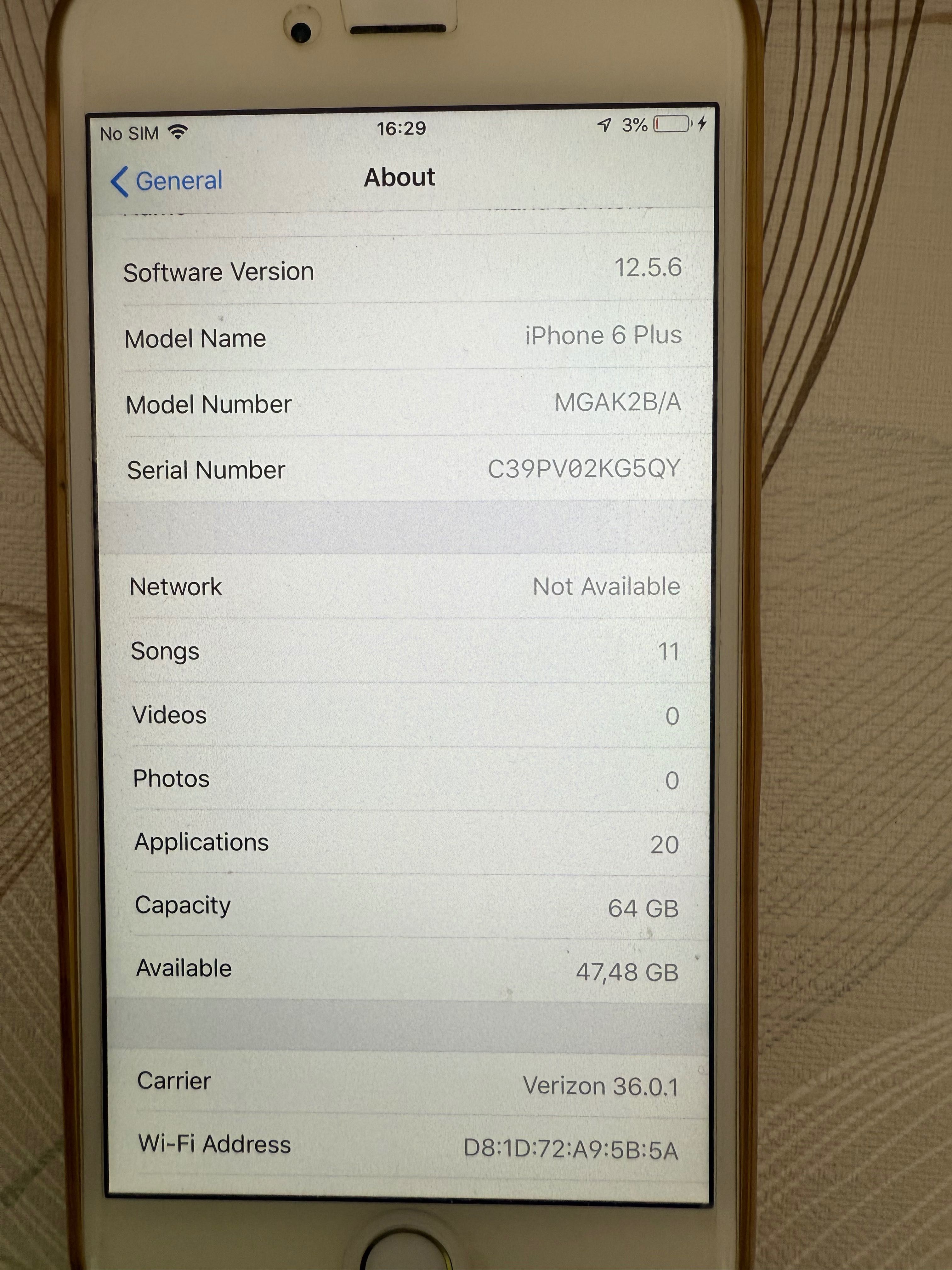 Продавам запазен iPhone  6 Plus
