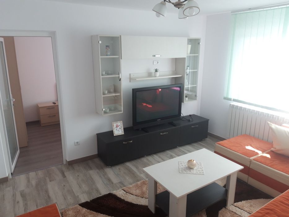 De închiriat apartament 2 camere 1400Lei