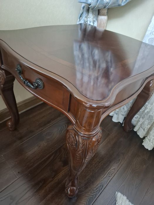 Журнальный столик