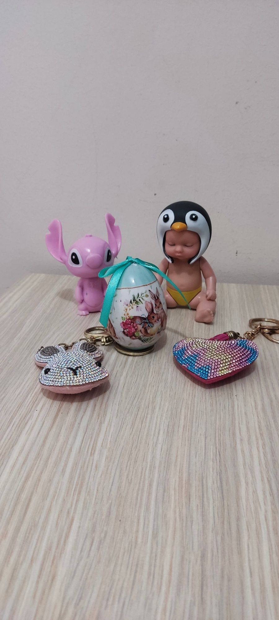 Играчки , кученца с легло и животинка на батерии