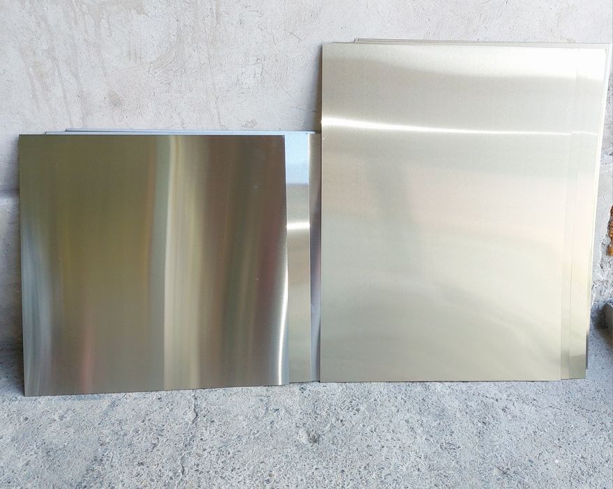 Нержавеющие листы. Нержавейка. Для защиты поверхности потолка парилки.