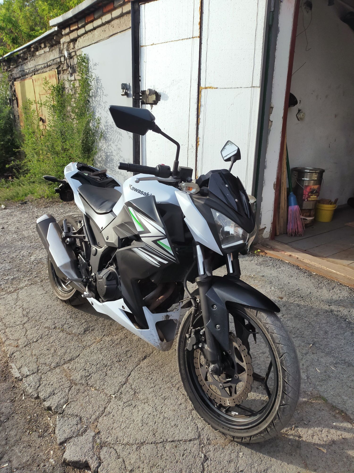 Продам мотоцикл Kawasaki Z250 , 2015г.