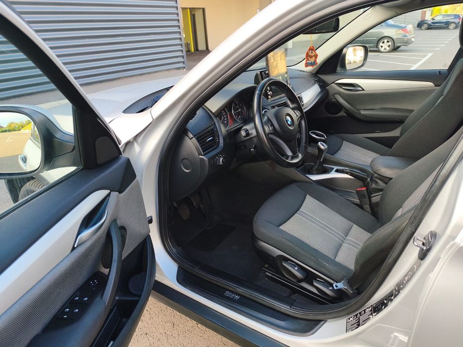 Vând BMW X1 2.0 xdrive 2010 schimb cu vw golf5plus 1.9 an 2010