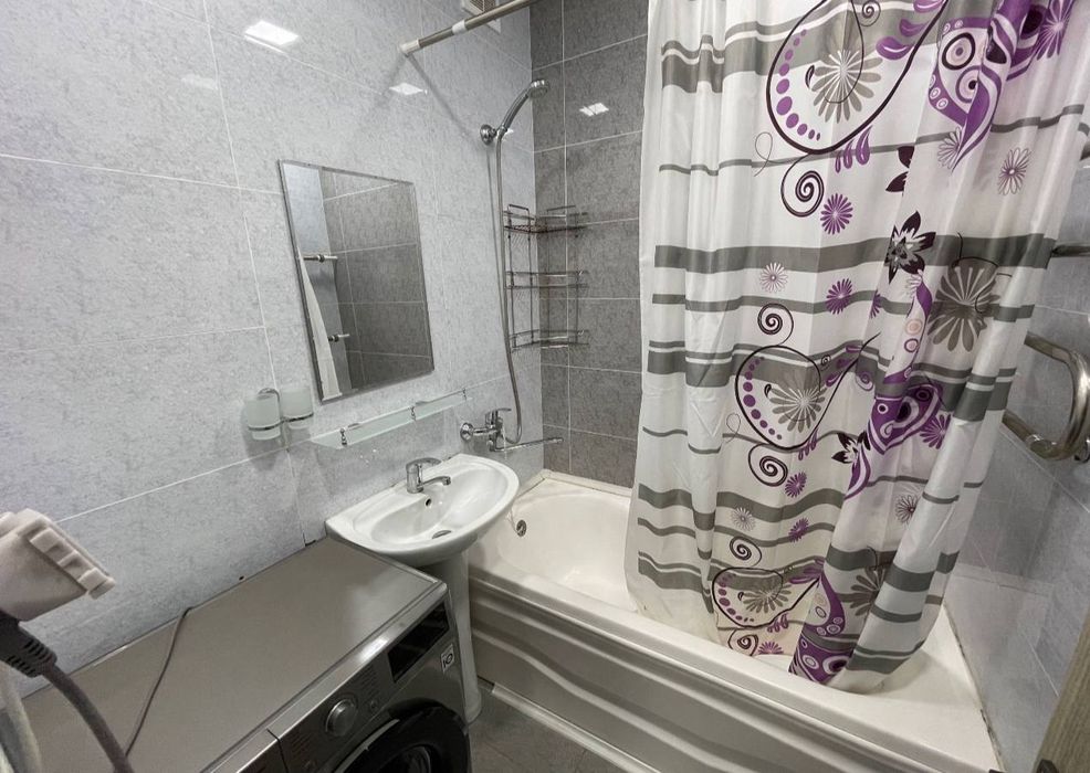 Sebzor Gafur G'ulom metro yonida kvartira