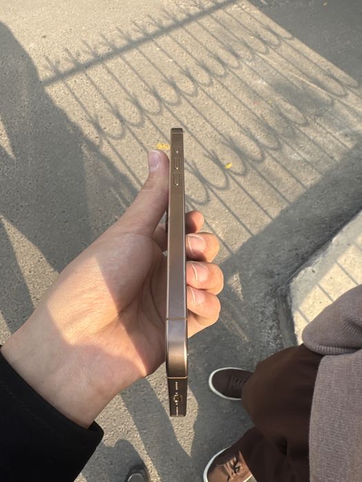 Iphone 16 pro max desert