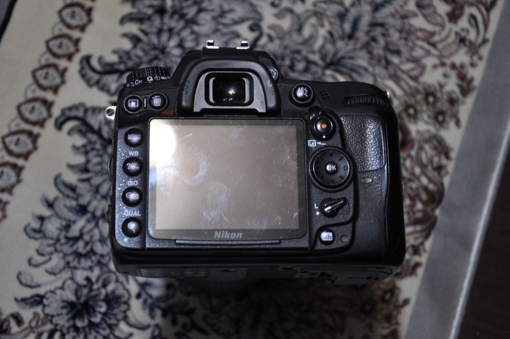 Nikon D7000 + Obiectiv 18-105mm VR