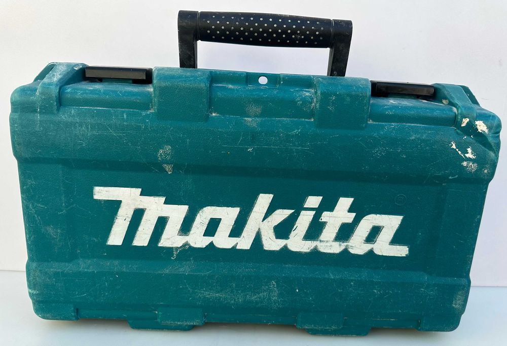 Makita DJR186 - Акумулаторен саблен трион 2x18V 3.0Ah