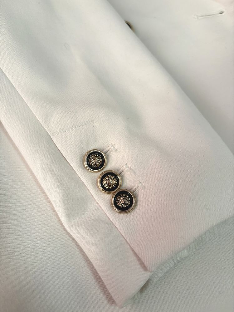 Дамско бяло сако Zara