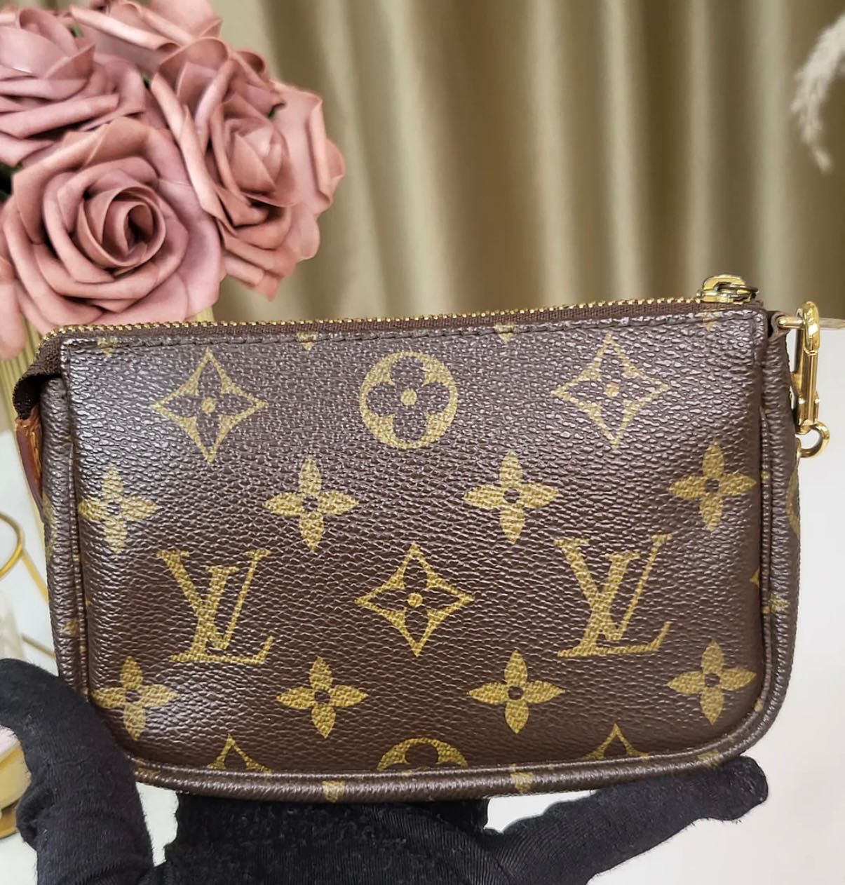 Чантичка Louis Vuitton