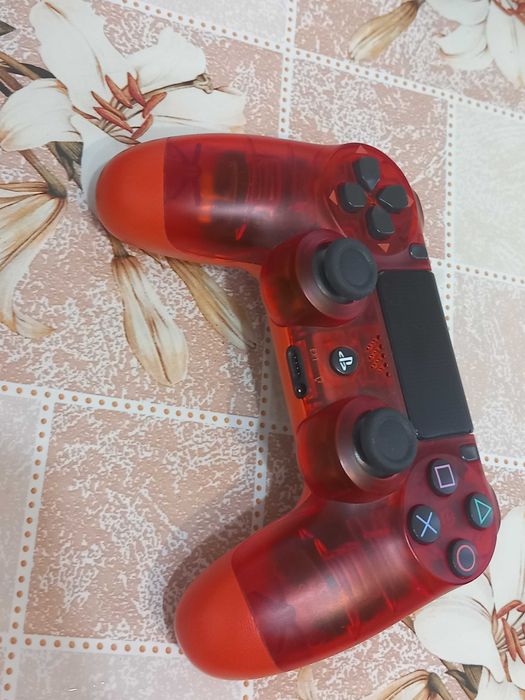 Ps4 pro 1TB + 2 джойтика