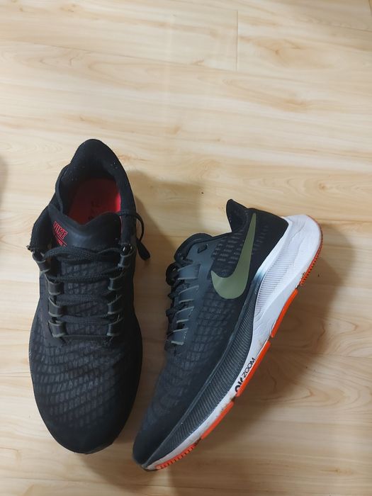 nike кроссовки..