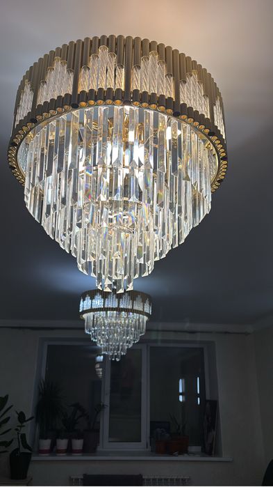 Продам две люстры для гостиной