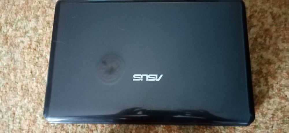 Продавам лап топ asus ..