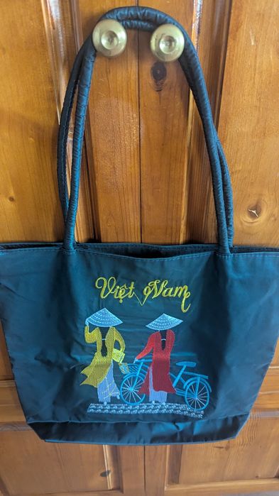 Дамски копринени чанти