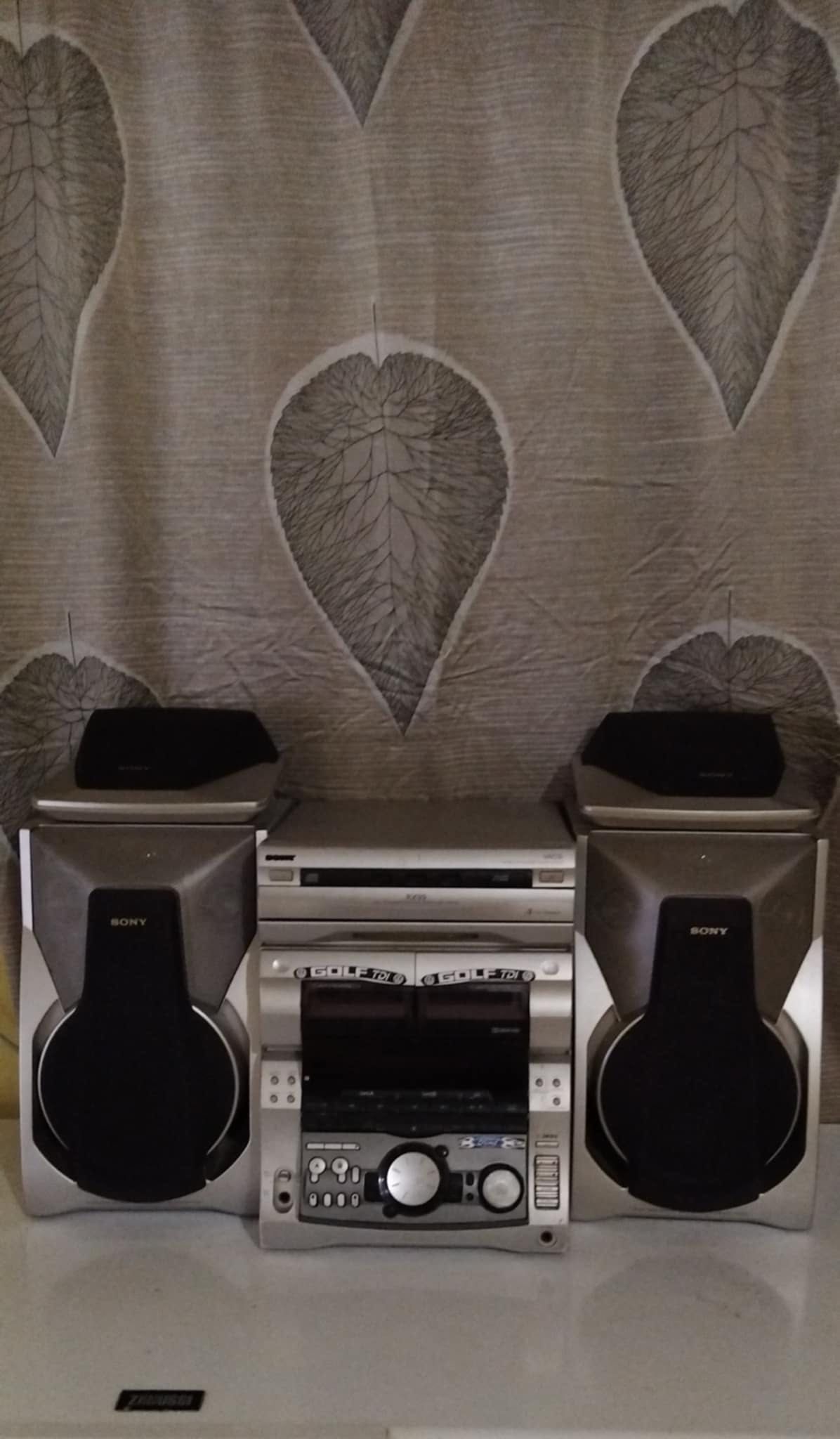 Продавам SONY RX99