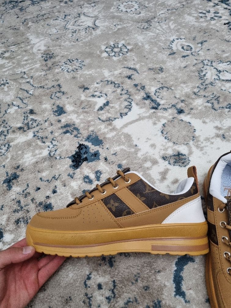 Louis Vuitton obuv sotiladi vietnam