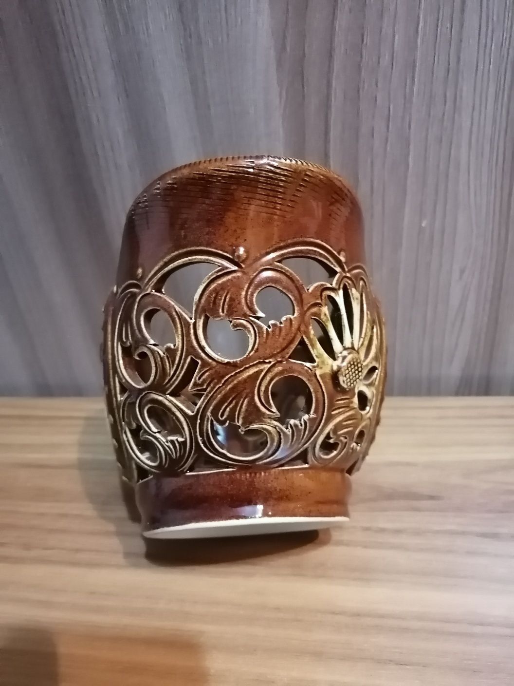 Продам керамическую конфетницу