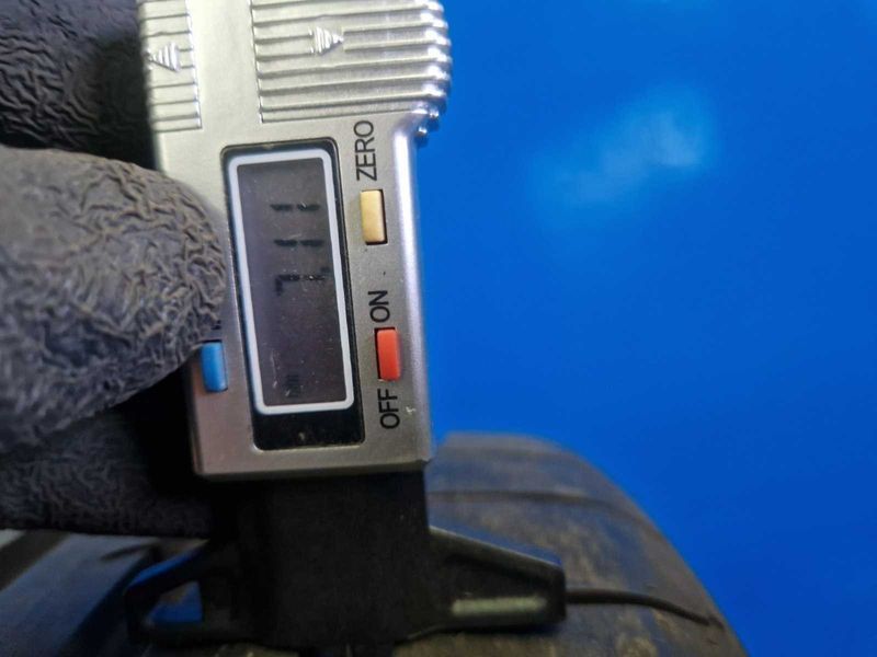 1х Goodyear R19 235/45
лятна гума DOT0922