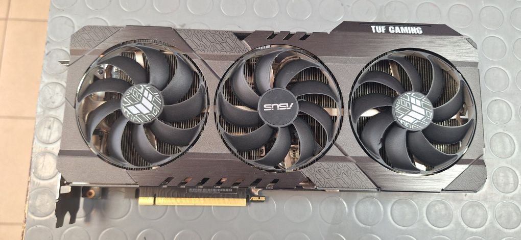 Продавам видеокарти RTX 3070, 3090 за части или ремонт