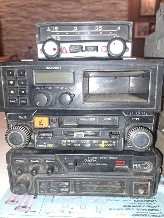 Ретро радио и радиокасетофони цена-25лв.бр.